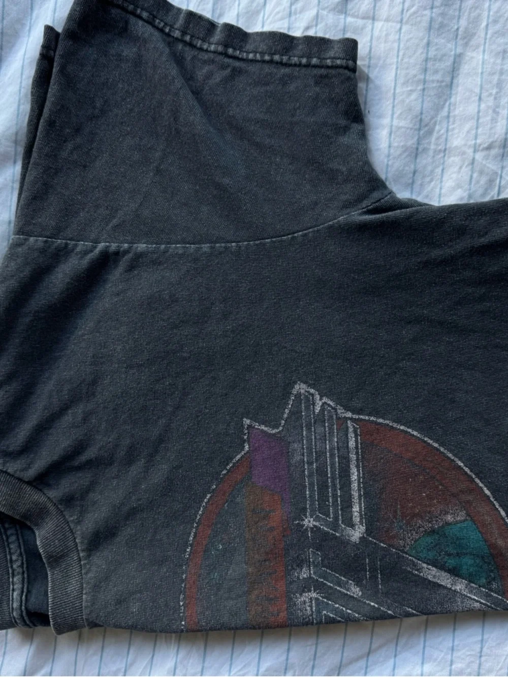 Brandy Melville Van Halen Graphic T-ee. Size: Small - Picture 4 of 5
